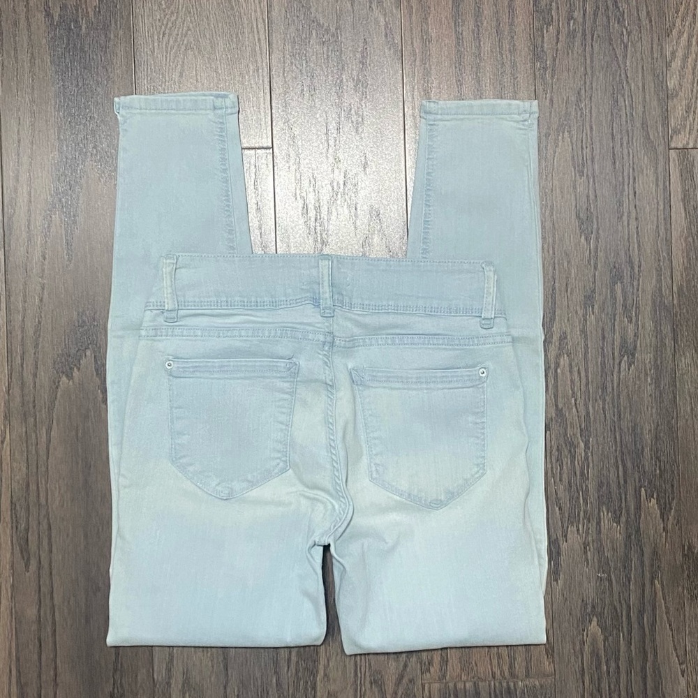 Kensie Light Wash Skinny Jeans - Picture 7 of 8